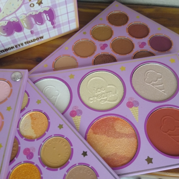Mauve Ice Cream Eye and Face Palette - Picture 5 of 9